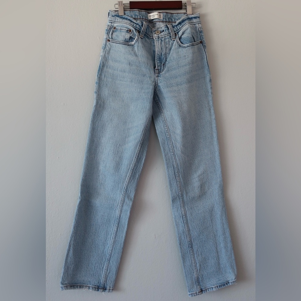 Abercrombie & Fitch Mid Rise Straight Jean